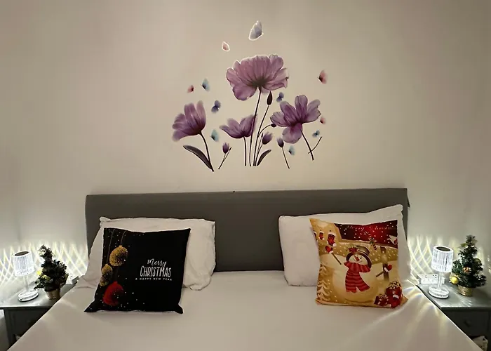 London 2 Bed 2 Bath Apartment Holiday Home - Free Parking - 3Min Walk To The Train Station - 19Min To London Liverpool Street 5Min To Victoria Line 1Gb Broadband Super Fast Internet Ground Floor 100S Of Shops Restaurants Bakeries 24-Hour Asda Superst